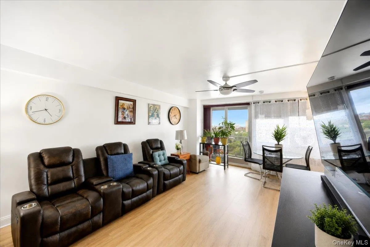 880 Boynton Avenue, New York, NY, 1 Bedroom Bedrooms, 4 Rooms Rooms,1 BathroomBathrooms,Residential,For Rent,Boynton Avenue,0,1010518 880 Boynton Avenue, New York, NY, 1 Bedroom Bedrooms, 4 Rooms Rooms,1 BathroomBathrooms,Residential,For Rent,Boynton Avenue,0,1010518