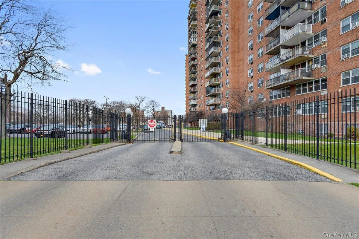 880 Boynton Avenue, New York, NY, 1 Bedroom Bedrooms, 4 Rooms Rooms,1 BathroomBathrooms,Residential,For Rent,Boynton Avenue,0,1010518 880 Boynton Avenue, New York, NY, 1 Bedroom Bedrooms, 4 Rooms Rooms,1 BathroomBathrooms,Residential,For Rent,Boynton Avenue,0,1010518