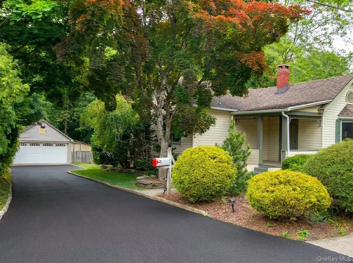7 Brook Street, Ramapo, NY, 2 Bedrooms Bedrooms, 6 Rooms Rooms,1 BathroomBathrooms,Residential,For Rent,Brook,0,1010520 7 Brook Street, Ramapo, NY, 2 Bedrooms Bedrooms, 6 Rooms Rooms,1 BathroomBathrooms,Residential,For Rent,Brook,0,1010520