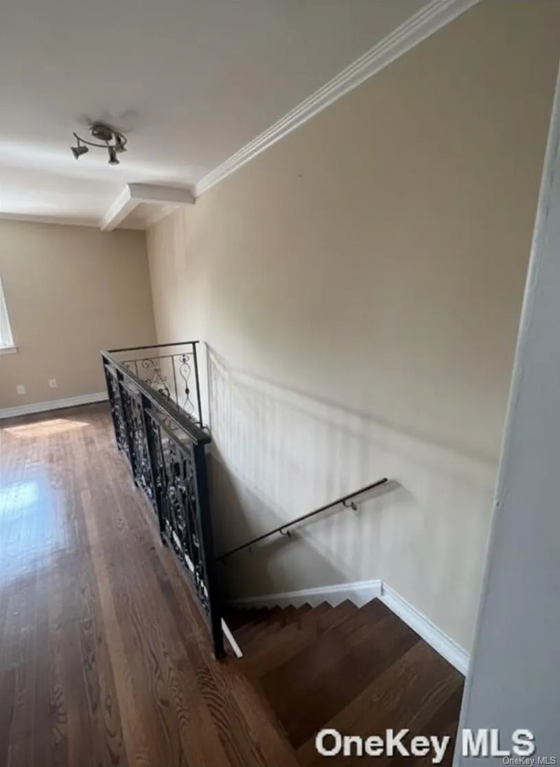 196-23 Dunton Avenue, New York, NY, 1 Bedroom Bedrooms, 4 Rooms Rooms,1 BathroomBathrooms,Residential,For Rent,Dunton,0,1010528 196-23 Dunton Avenue, New York, NY, 1 Bedroom Bedrooms, 4 Rooms Rooms,1 BathroomBathrooms,Residential,For Rent,Dunton,0,1010528