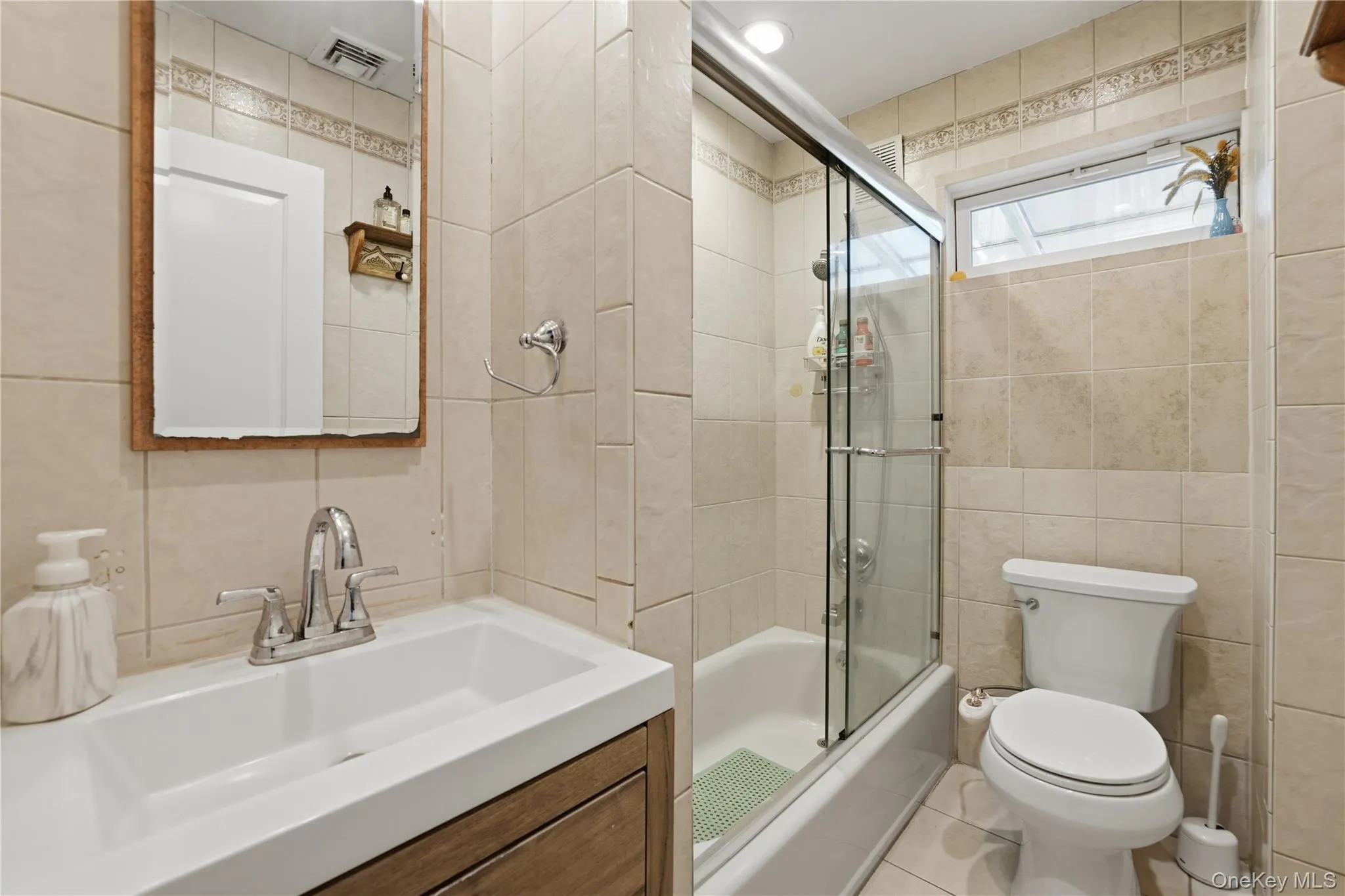1533 Lowell Avenue, North Hempstead, NY, 4 Bedrooms Bedrooms, 7 Rooms Rooms,3 BathroomsBathrooms,Residential,For Rent,Lowell,0,1010531 1533 Lowell Avenue, North Hempstead, NY, 4 Bedrooms Bedrooms, 7 Rooms Rooms,3 BathroomsBathrooms,Residential,For Rent,Lowell,0,1010531