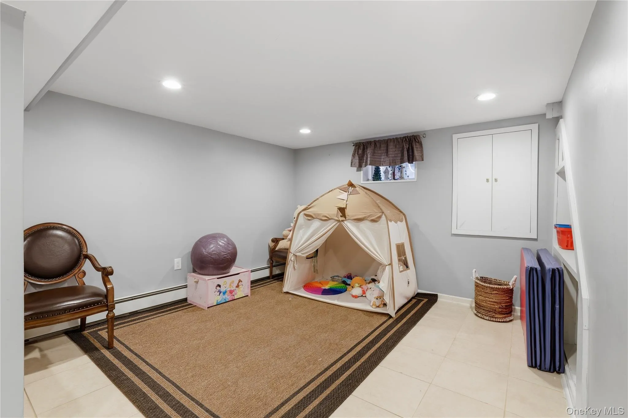 1533 Lowell Avenue, North Hempstead, NY, 4 Bedrooms Bedrooms, 7 Rooms Rooms,3 BathroomsBathrooms,Residential,For Rent,Lowell,0,1010531 1533 Lowell Avenue, North Hempstead, NY, 4 Bedrooms Bedrooms, 7 Rooms Rooms,3 BathroomsBathrooms,Residential,For Rent,Lowell,0,1010531