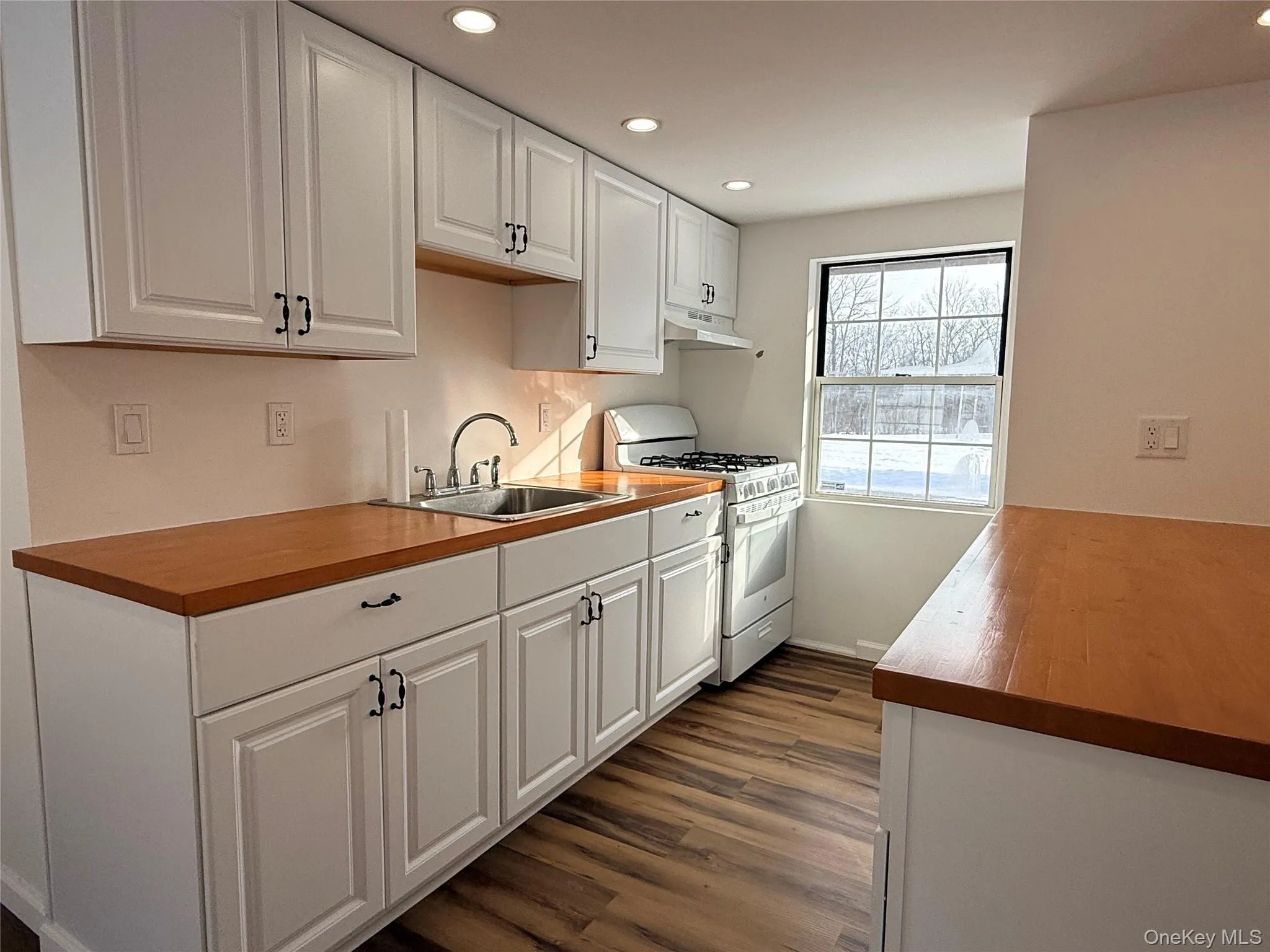 19 Quartz Lane, Greenville, NY, 1 Room Rooms,1 BathroomBathrooms,Residential Lease,For Rent,Quartz,0,1010532 19 Quartz Lane, Greenville, NY, 1 Room Rooms,1 BathroomBathrooms,Residential Lease,For Rent,Quartz,0,1010532