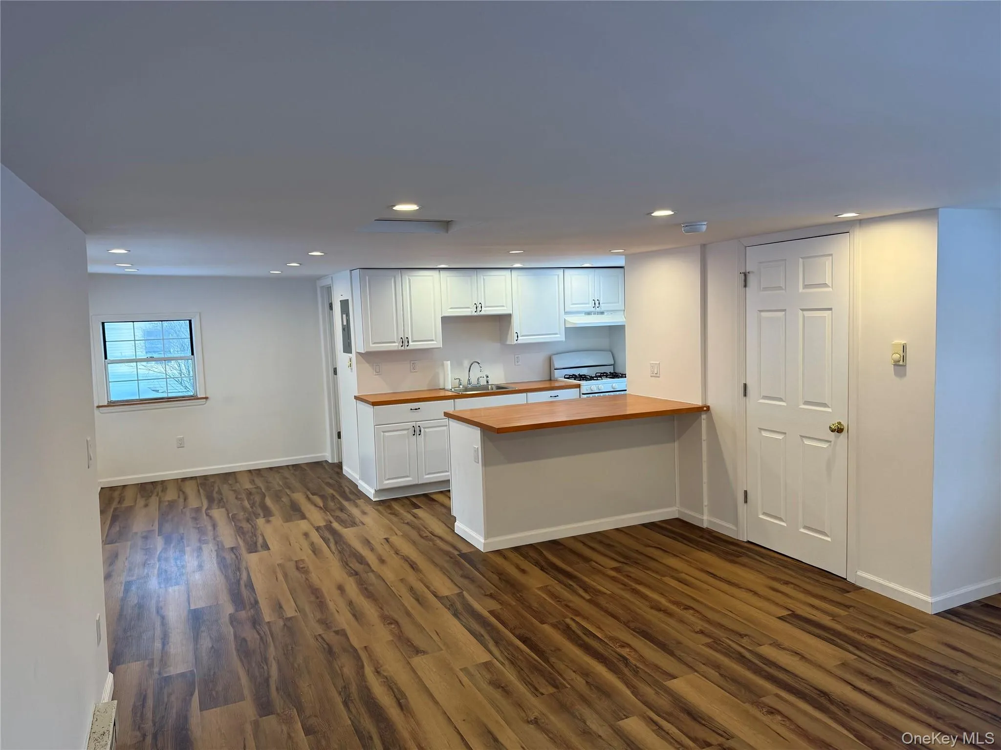 19 Quartz Lane, Greenville, NY, 1 Room Rooms,1 BathroomBathrooms,Residential Lease,For Rent,Quartz,0,1010532 19 Quartz Lane, Greenville, NY, 1 Room Rooms,1 BathroomBathrooms,Residential Lease,For Rent,Quartz,0,1010532
