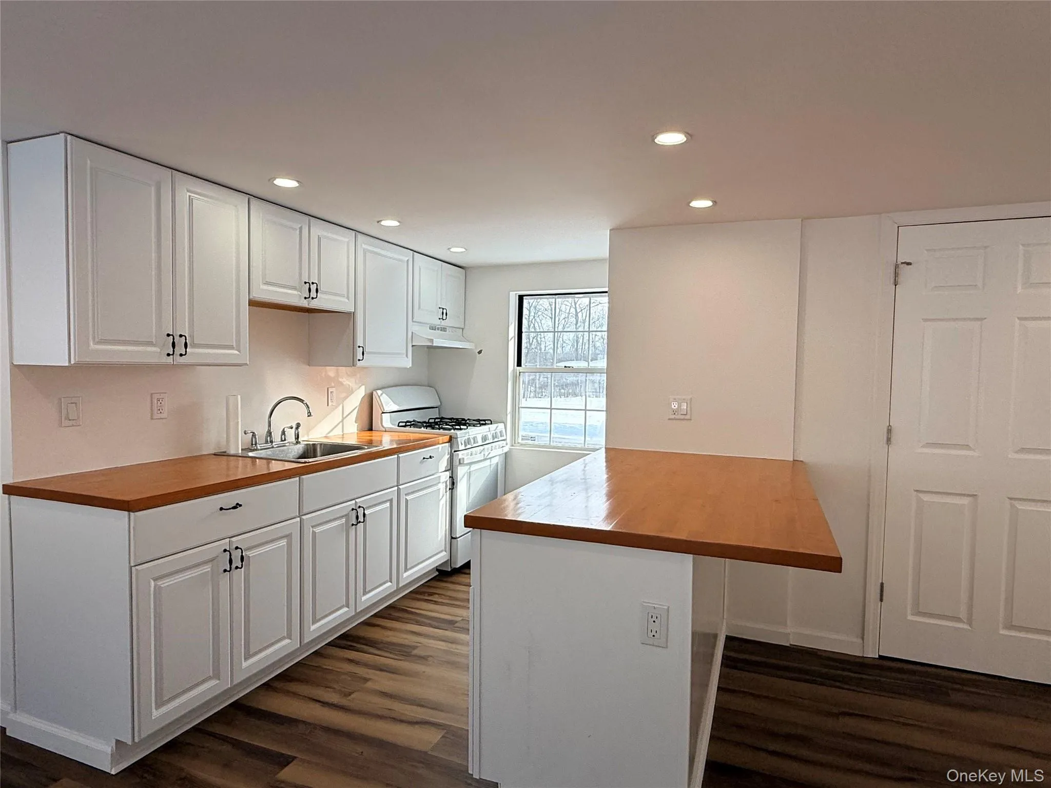 19 Quartz Lane, Greenville, NY, 1 Room Rooms,1 BathroomBathrooms,Residential Lease,For Rent,Quartz,0,1010532 19 Quartz Lane, Greenville, NY, 1 Room Rooms,1 BathroomBathrooms,Residential Lease,For Rent,Quartz,0,1010532