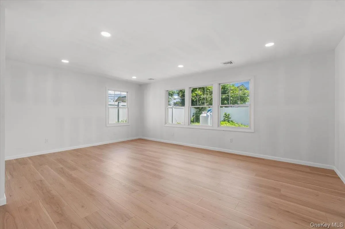 119 Sprucewood, Hempstead, NY, 5 Bedrooms Bedrooms, 9 Rooms Rooms,3 BathroomsBathrooms,Residential,For Rent,Sprucewood,0,1010535 119 Sprucewood, Hempstead, NY, 5 Bedrooms Bedrooms, 9 Rooms Rooms,3 BathroomsBathrooms,Residential,For Rent,Sprucewood,0,1010535