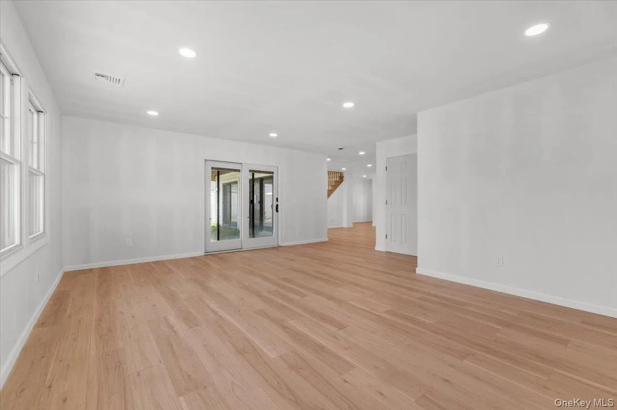 119 Sprucewood, Hempstead, NY, 5 Bedrooms Bedrooms, 9 Rooms Rooms,3 BathroomsBathrooms,Residential,For Rent,Sprucewood,0,1010535 119 Sprucewood, Hempstead, NY, 5 Bedrooms Bedrooms, 9 Rooms Rooms,3 BathroomsBathrooms,Residential,For Rent,Sprucewood,0,1010535