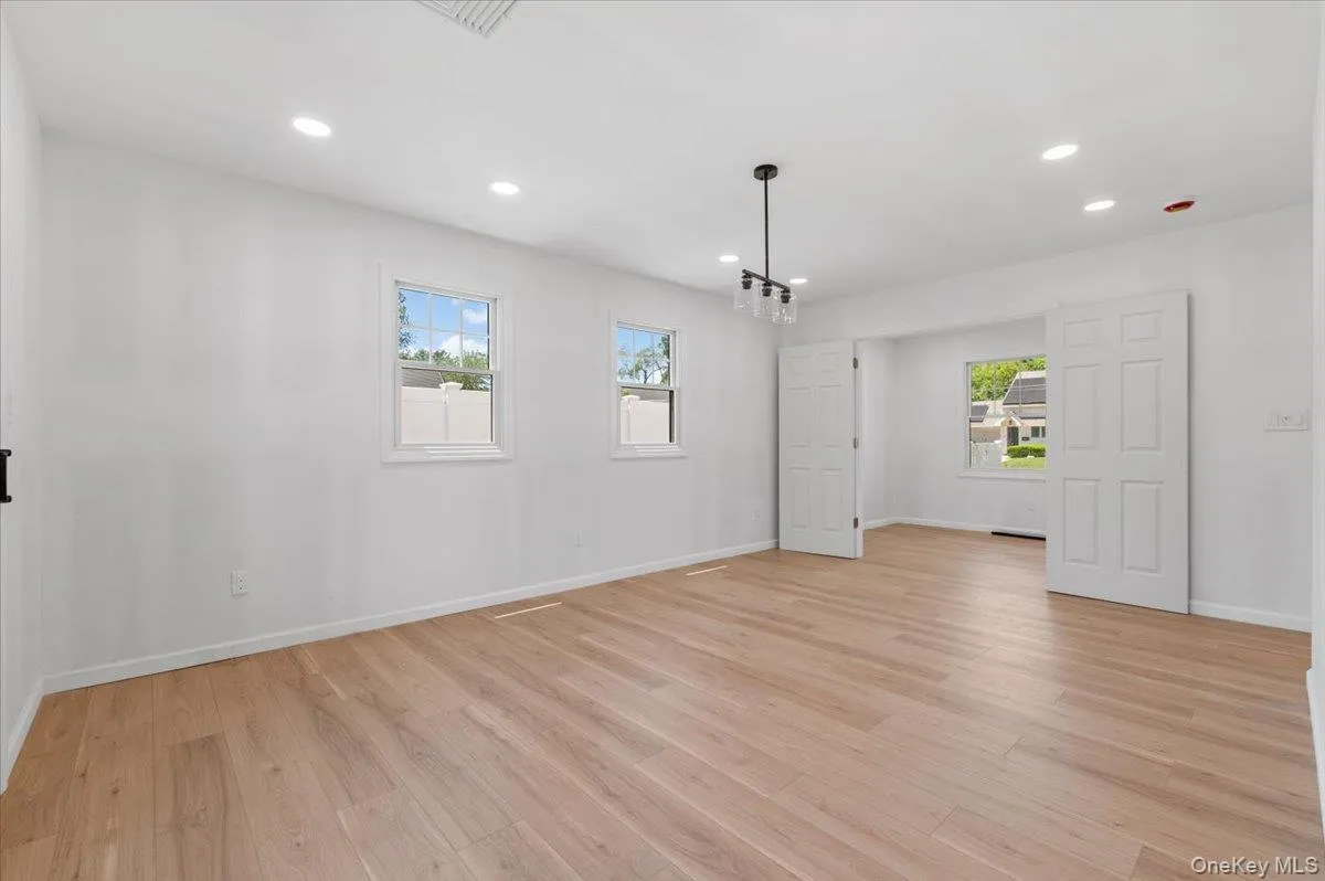 119 Sprucewood, Hempstead, NY, 5 Bedrooms Bedrooms, 9 Rooms Rooms,3 BathroomsBathrooms,Residential,For Rent,Sprucewood,0,1010535 119 Sprucewood, Hempstead, NY, 5 Bedrooms Bedrooms, 9 Rooms Rooms,3 BathroomsBathrooms,Residential,For Rent,Sprucewood,0,1010535