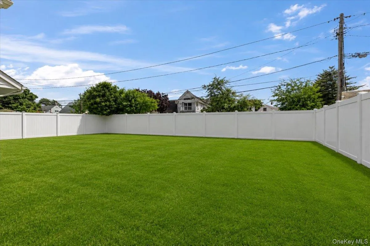 119 Sprucewood, Hempstead, NY, 5 Bedrooms Bedrooms, 9 Rooms Rooms,3 BathroomsBathrooms,Residential,For Rent,Sprucewood,0,1010535 119 Sprucewood, Hempstead, NY, 5 Bedrooms Bedrooms, 9 Rooms Rooms,3 BathroomsBathrooms,Residential,For Rent,Sprucewood,0,1010535