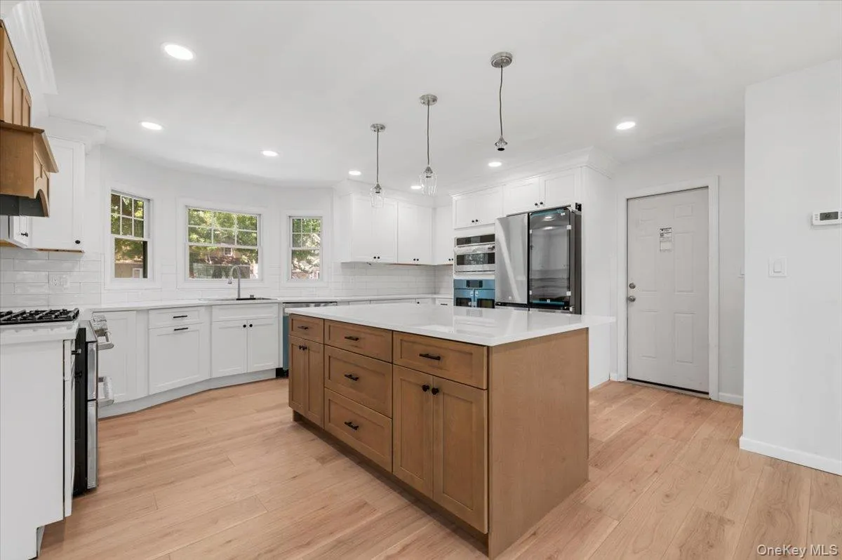 119 Sprucewood, Hempstead, NY, 5 Bedrooms Bedrooms, 9 Rooms Rooms,3 BathroomsBathrooms,Residential,For Rent,Sprucewood,0,1010535 119 Sprucewood, Hempstead, NY, 5 Bedrooms Bedrooms, 9 Rooms Rooms,3 BathroomsBathrooms,Residential,For Rent,Sprucewood,0,1010535