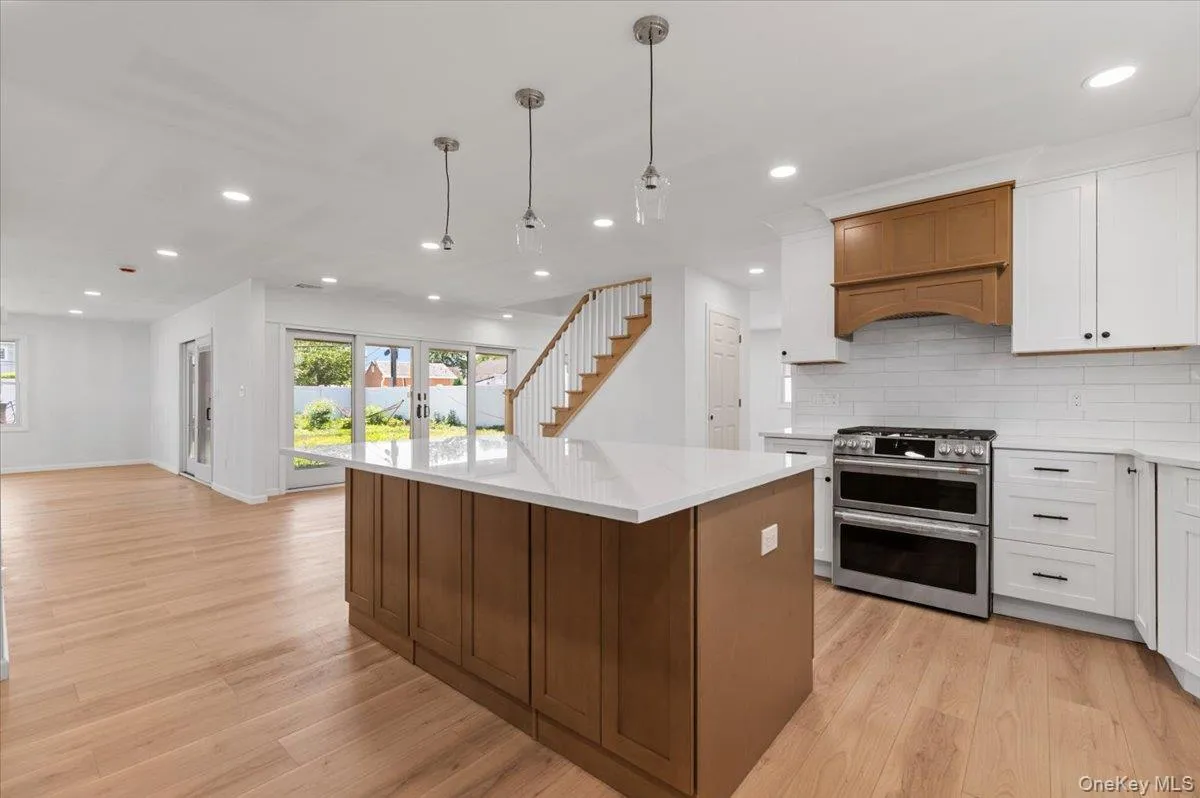 119 Sprucewood, Hempstead, NY, 5 Bedrooms Bedrooms, 9 Rooms Rooms,3 BathroomsBathrooms,Residential,For Rent,Sprucewood,0,1010535 119 Sprucewood, Hempstead, NY, 5 Bedrooms Bedrooms, 9 Rooms Rooms,3 BathroomsBathrooms,Residential,For Rent,Sprucewood,0,1010535