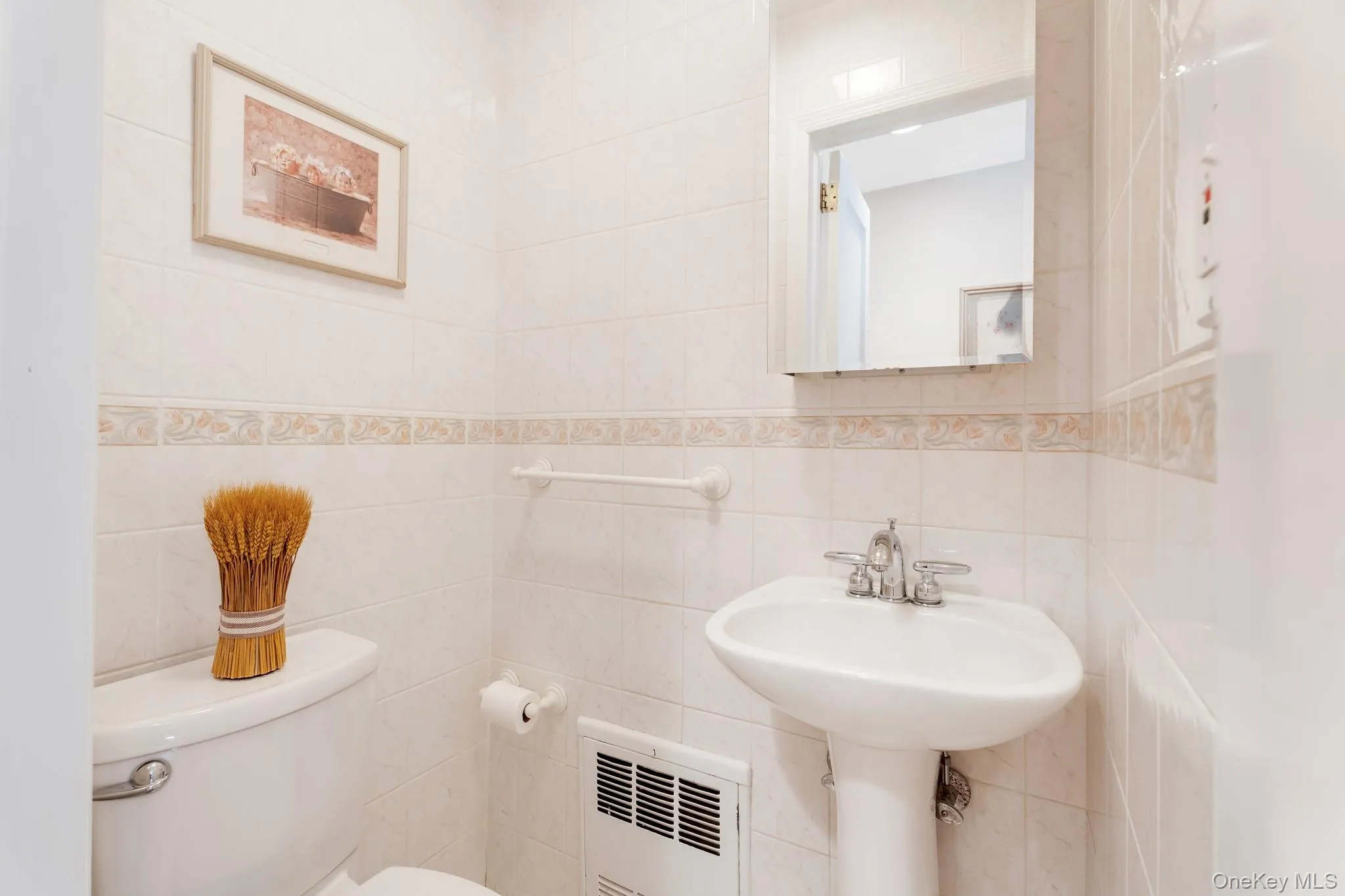 25-75 43rd Street, New York, NY, 3 Bedrooms Bedrooms, 6 Rooms Rooms,2 BathroomsBathrooms,Residential,For Rent,43rd,0,1010536 25-75 43rd Street, New York, NY, 3 Bedrooms Bedrooms, 6 Rooms Rooms,2 BathroomsBathrooms,Residential,For Rent,43rd,0,1010536