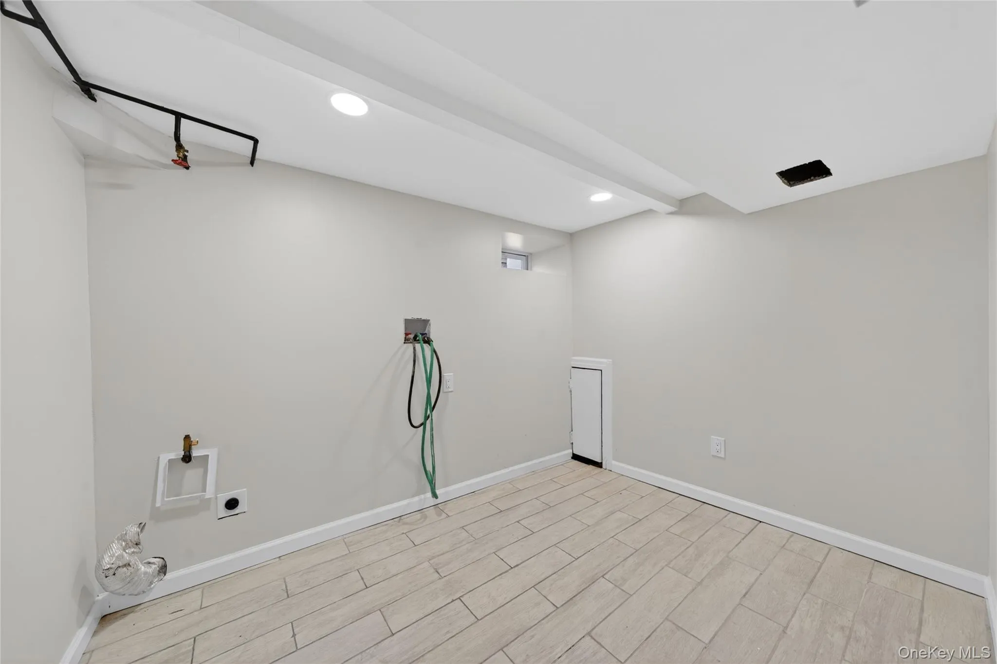 101 Argyle Road, Hempstead, NY, 3 Bedrooms Bedrooms, 6 Rooms Rooms,2 BathroomsBathrooms,Residential,For Rent,Argyle,0,1010545 101 Argyle Road, Hempstead, NY, 3 Bedrooms Bedrooms, 6 Rooms Rooms,2 BathroomsBathrooms,Residential,For Rent,Argyle,0,1010545