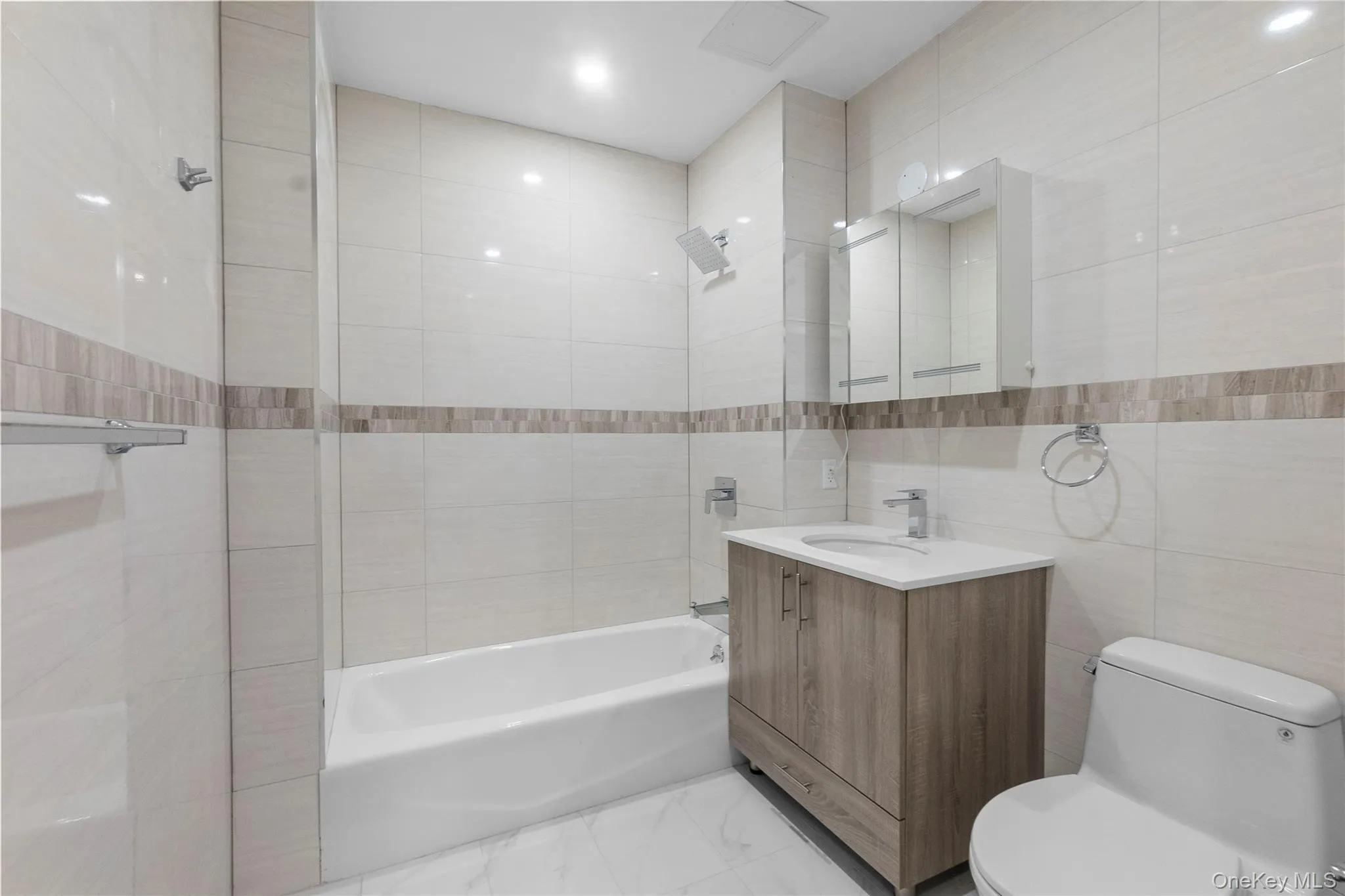 124-28 Queens Boulevard, New York, NY, 1 Bedroom Bedrooms, 4 Rooms Rooms,1 BathroomBathrooms,Residential,For Rent,Queens,0,1010547 124-28 Queens Boulevard, New York, NY, 1 Bedroom Bedrooms, 4 Rooms Rooms,1 BathroomBathrooms,Residential,For Rent,Queens,0,1010547