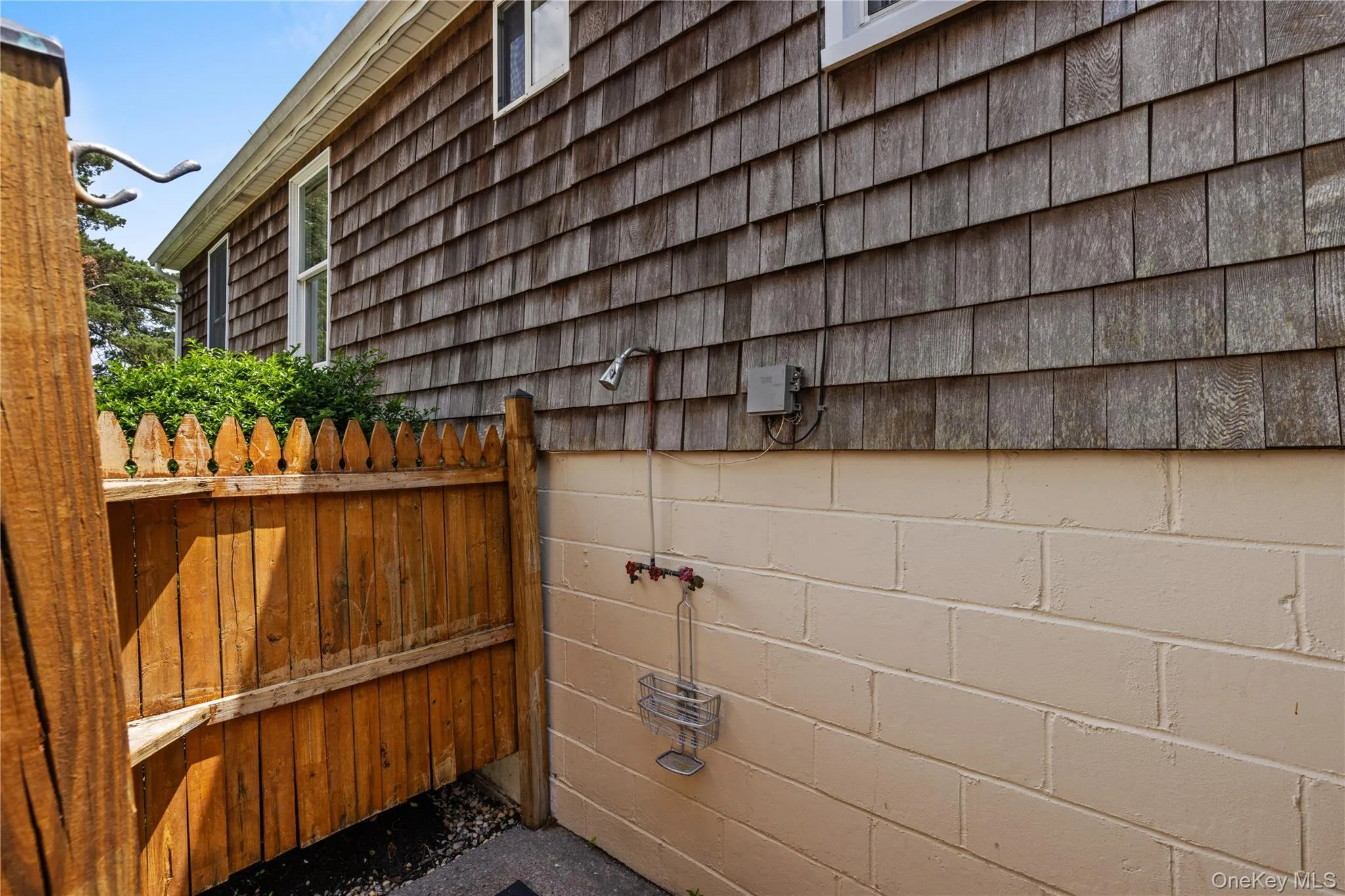 12 Whites Lane, Riverhead, NY, 3 Bedrooms Bedrooms, 5 Rooms Rooms,1 BathroomBathrooms,Residential,For Rent,Whites,0,1010553 12 Whites Lane, Riverhead, NY, 3 Bedrooms Bedrooms, 5 Rooms Rooms,1 BathroomBathrooms,Residential,For Rent,Whites,0,1010553