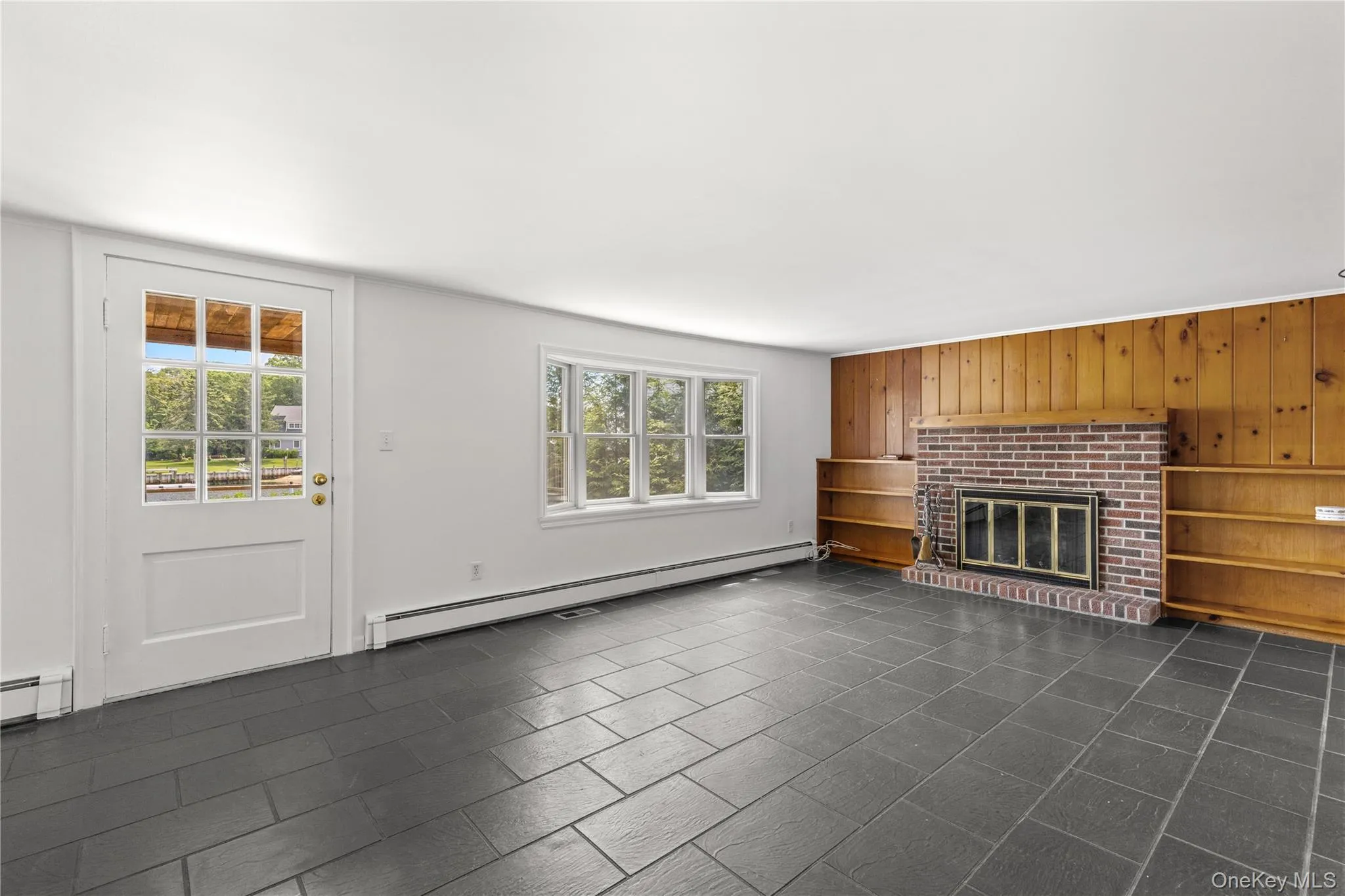12 Whites Lane, Riverhead, NY, 3 Bedrooms Bedrooms, 5 Rooms Rooms,1 BathroomBathrooms,Residential,For Rent,Whites,0,1010553 12 Whites Lane, Riverhead, NY, 3 Bedrooms Bedrooms, 5 Rooms Rooms,1 BathroomBathrooms,Residential,For Rent,Whites,0,1010553