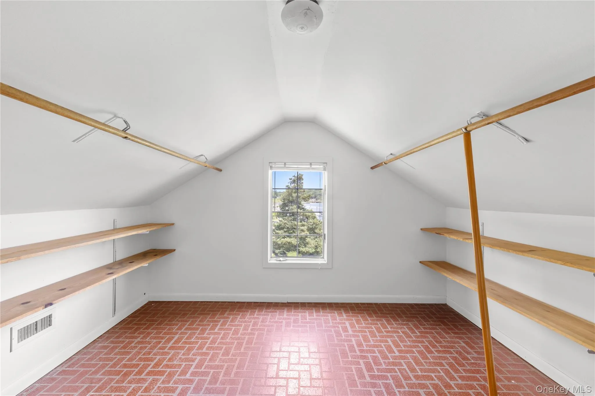 12 Whites Lane, Riverhead, NY, 3 Bedrooms Bedrooms, 5 Rooms Rooms,1 BathroomBathrooms,Residential,For Rent,Whites,0,1010553 12 Whites Lane, Riverhead, NY, 3 Bedrooms Bedrooms, 5 Rooms Rooms,1 BathroomBathrooms,Residential,For Rent,Whites,0,1010553
