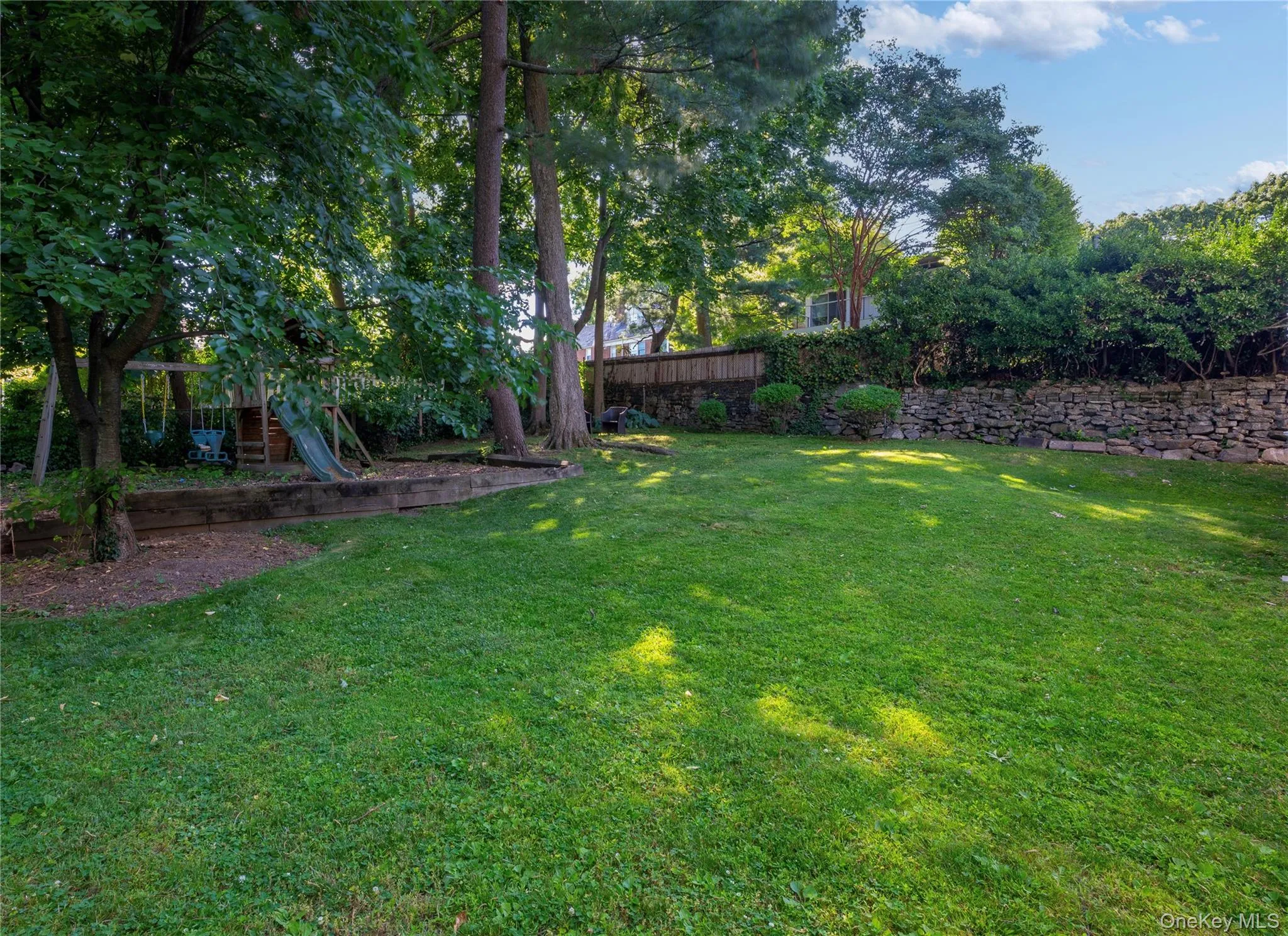 8 Burton Road, Mamaroneck, NY, 4 Bedrooms Bedrooms, 7 Rooms Rooms,2 BathroomsBathrooms,Residential,For Rent,Burton,0,1010554 8 Burton Road, Mamaroneck, NY, 4 Bedrooms Bedrooms, 7 Rooms Rooms,2 BathroomsBathrooms,Residential,For Rent,Burton,0,1010554