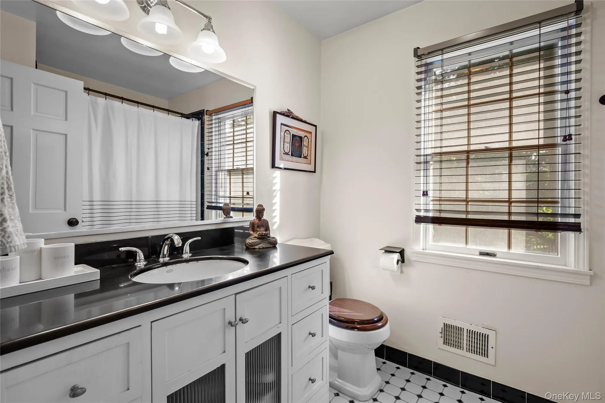 8 Burton Road, Mamaroneck, NY, 4 Bedrooms Bedrooms, 7 Rooms Rooms,2 BathroomsBathrooms,Residential,For Rent,Burton,0,1010554 8 Burton Road, Mamaroneck, NY, 4 Bedrooms Bedrooms, 7 Rooms Rooms,2 BathroomsBathrooms,Residential,For Rent,Burton,0,1010554