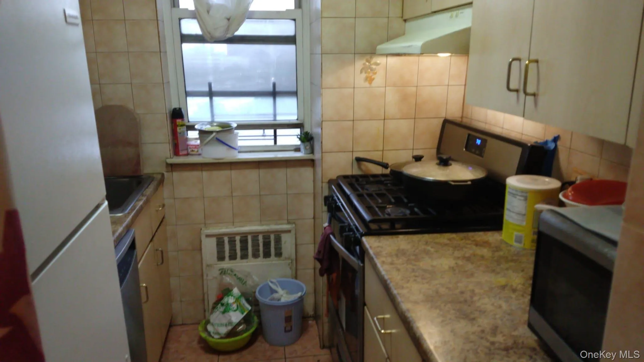 86-05 60TH ROAD, New York, NY, 1 Bedroom Bedrooms, 4 Rooms Rooms,1 BathroomBathrooms,Residential,For Rent,60TH ROAD,0,1010557 86-05 60TH ROAD, New York, NY, 1 Bedroom Bedrooms, 4 Rooms Rooms,1 BathroomBathrooms,Residential,For Rent,60TH ROAD,0,1010557