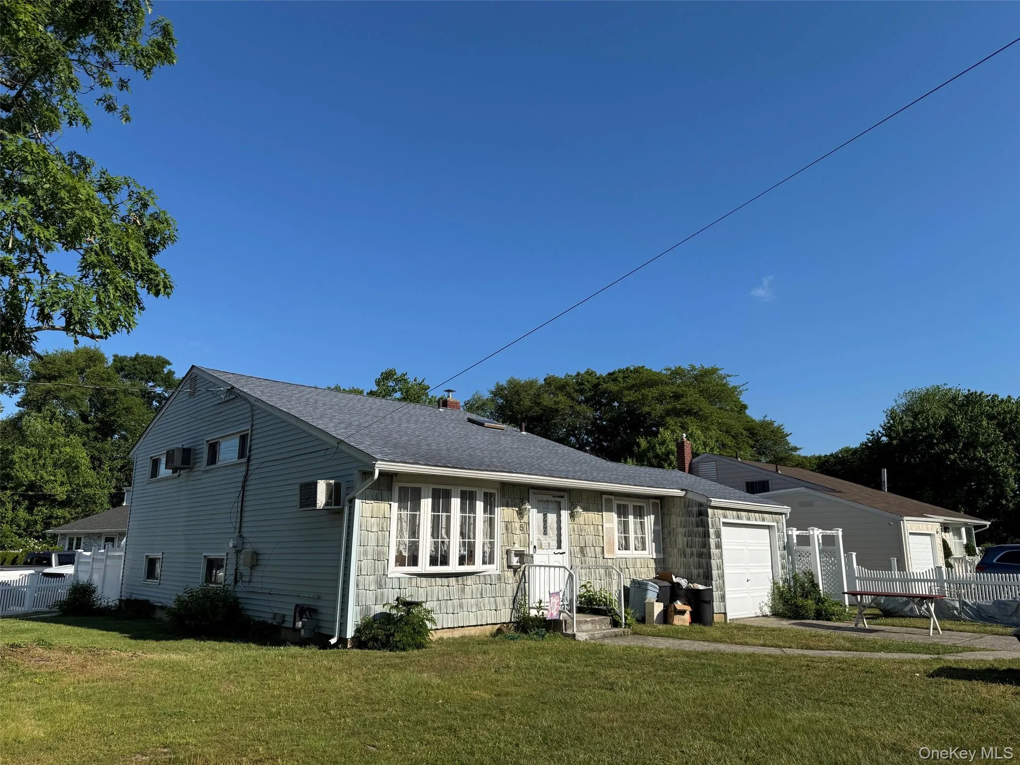 5 Lion Lane, Babylon, NY, 4 Bedrooms Bedrooms, 8 Rooms Rooms,2 BathroomsBathrooms,Residential,For Rent,Lion,0,1010558 5 Lion Lane, Babylon, NY, 4 Bedrooms Bedrooms, 8 Rooms Rooms,2 BathroomsBathrooms,Residential,For Rent,Lion,0,1010558