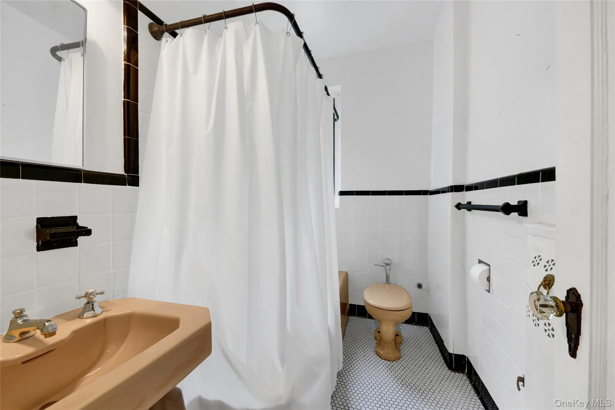 Classic pre-war inspired main bathroom. Classic pre-war inspired main bathroom.