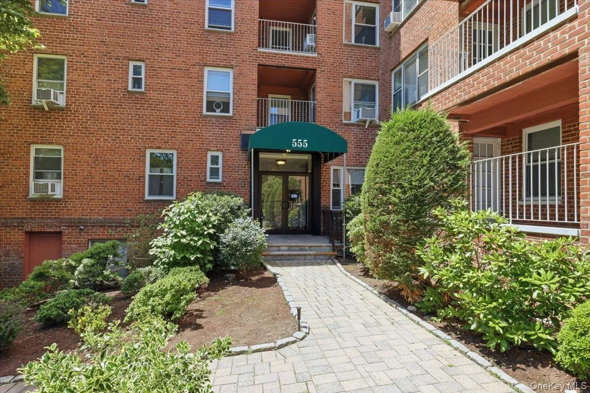 555 Broadway, Greenburgh, NY, 2 Bedrooms Bedrooms, 5 Rooms Rooms,2 BathroomsBathrooms,Residential,For Rent,Broadway,0,1010568 555 Broadway, Greenburgh, NY, 2 Bedrooms Bedrooms, 5 Rooms Rooms,2 BathroomsBathrooms,Residential,For Rent,Broadway,0,1010568