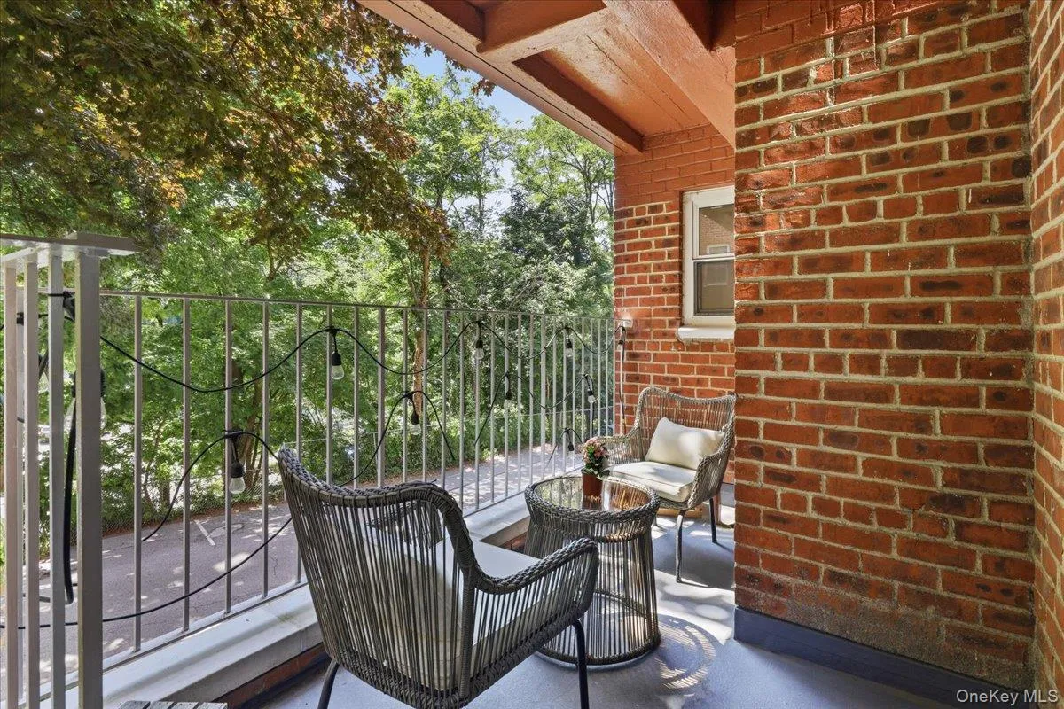 555 Broadway, Greenburgh, NY, 2 Bedrooms Bedrooms, 5 Rooms Rooms,2 BathroomsBathrooms,Residential,For Rent,Broadway,0,1010568 555 Broadway, Greenburgh, NY, 2 Bedrooms Bedrooms, 5 Rooms Rooms,2 BathroomsBathrooms,Residential,For Rent,Broadway,0,1010568