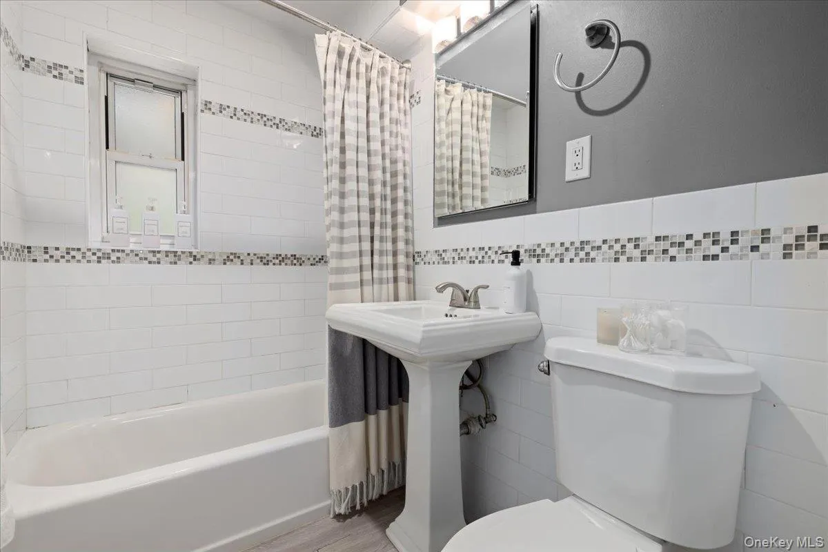 555 Broadway, Greenburgh, NY, 2 Bedrooms Bedrooms, 5 Rooms Rooms,2 BathroomsBathrooms,Residential,For Rent,Broadway,0,1010568 555 Broadway, Greenburgh, NY, 2 Bedrooms Bedrooms, 5 Rooms Rooms,2 BathroomsBathrooms,Residential,For Rent,Broadway,0,1010568