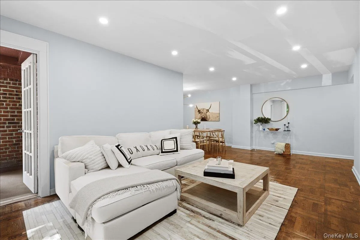 555 Broadway, Greenburgh, NY, 2 Bedrooms Bedrooms, 5 Rooms Rooms,2 BathroomsBathrooms,Residential,For Rent,Broadway,0,1010568 555 Broadway, Greenburgh, NY, 2 Bedrooms Bedrooms, 5 Rooms Rooms,2 BathroomsBathrooms,Residential,For Rent,Broadway,0,1010568