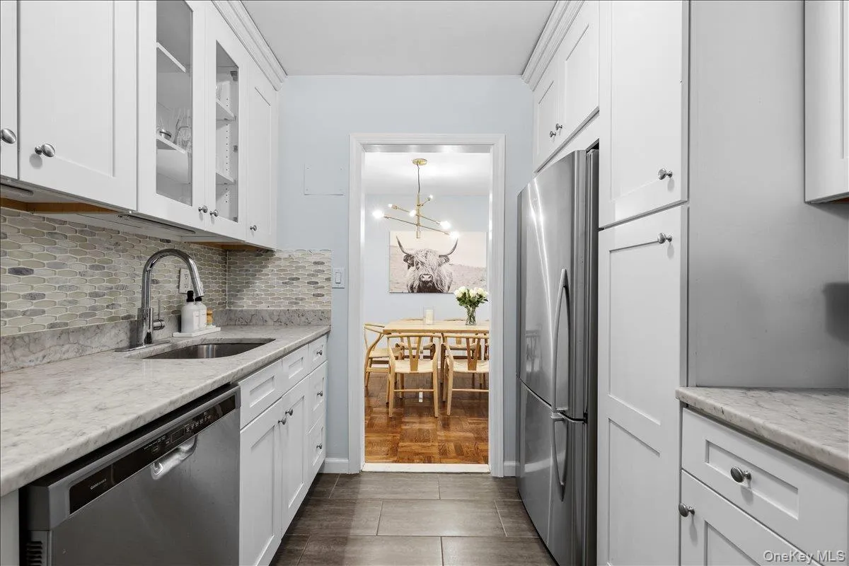 555 Broadway, Greenburgh, NY, 2 Bedrooms Bedrooms, 5 Rooms Rooms,2 BathroomsBathrooms,Residential,For Rent,Broadway,0,1010568 555 Broadway, Greenburgh, NY, 2 Bedrooms Bedrooms, 5 Rooms Rooms,2 BathroomsBathrooms,Residential,For Rent,Broadway,0,1010568