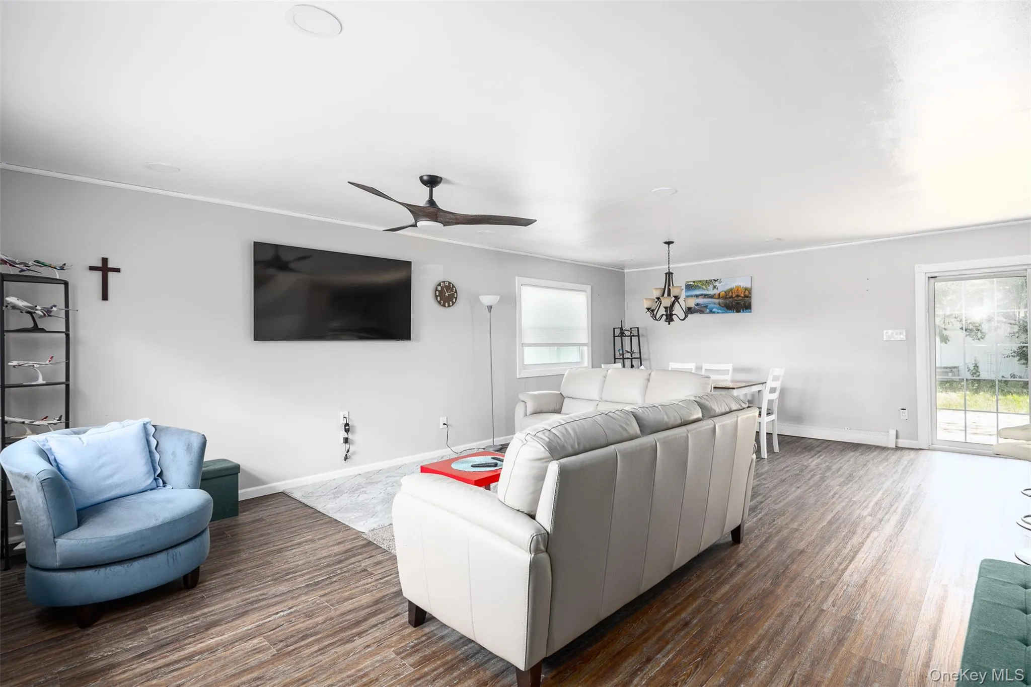 215 Avondale Drive, Brookhaven, NY, 3 Bedrooms Bedrooms, 6 Rooms Rooms,1 BathroomBathrooms,Residential,For Rent,Avondale,0,1010573 215 Avondale Drive, Brookhaven, NY, 3 Bedrooms Bedrooms, 6 Rooms Rooms,1 BathroomBathrooms,Residential,For Rent,Avondale,0,1010573