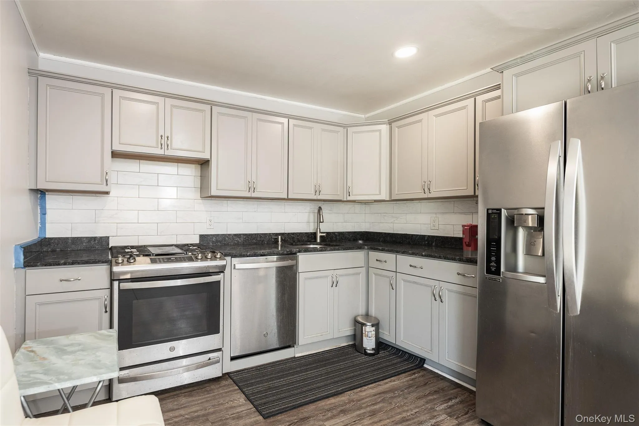 215 Avondale Drive, Brookhaven, NY, 3 Bedrooms Bedrooms, 6 Rooms Rooms,1 BathroomBathrooms,Residential,For Rent,Avondale,0,1010573 215 Avondale Drive, Brookhaven, NY, 3 Bedrooms Bedrooms, 6 Rooms Rooms,1 BathroomBathrooms,Residential,For Rent,Avondale,0,1010573