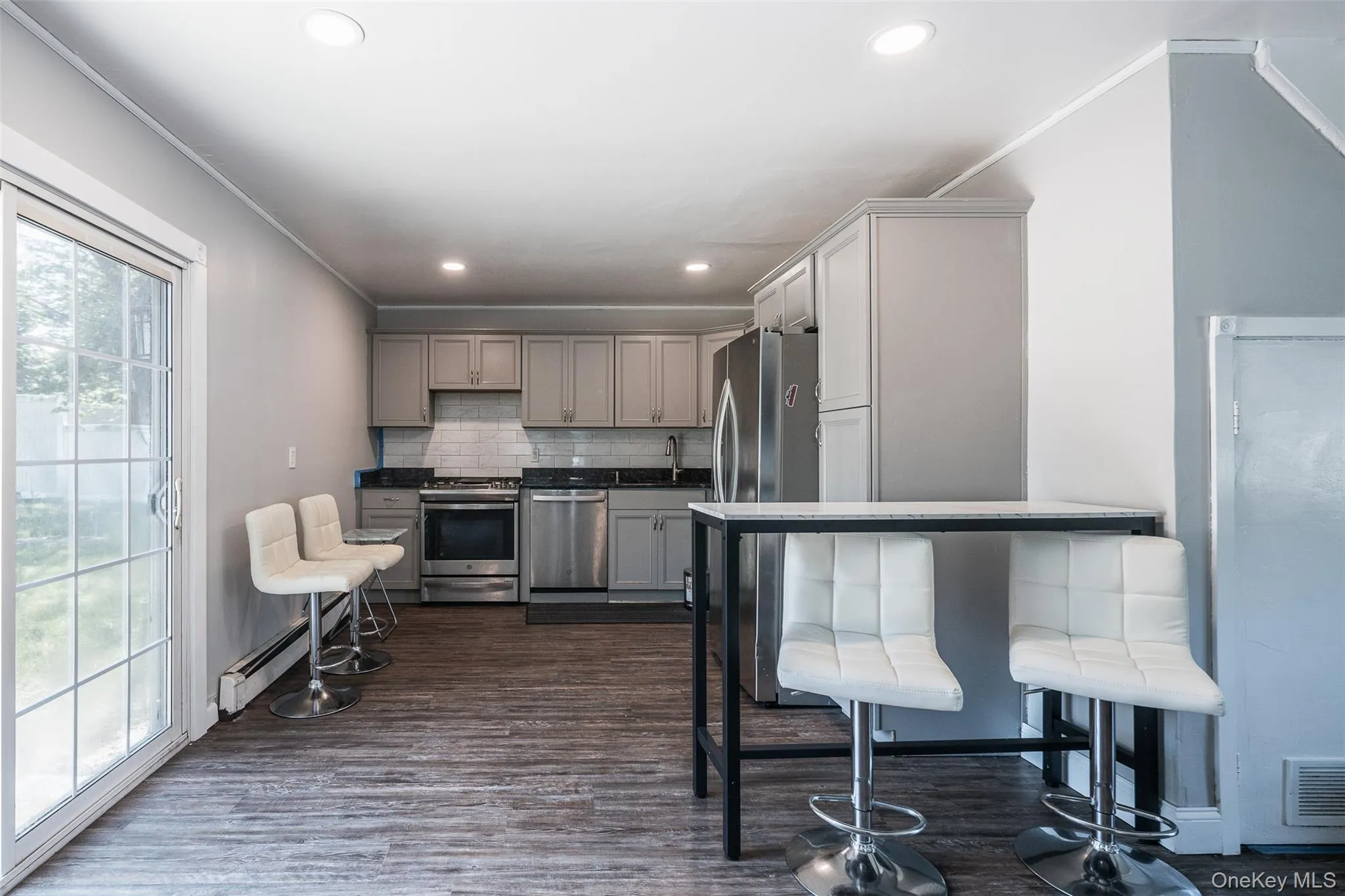 215 Avondale Drive, Brookhaven, NY, 3 Bedrooms Bedrooms, 6 Rooms Rooms,1 BathroomBathrooms,Residential,For Rent,Avondale,0,1010573 215 Avondale Drive, Brookhaven, NY, 3 Bedrooms Bedrooms, 6 Rooms Rooms,1 BathroomBathrooms,Residential,For Rent,Avondale,0,1010573