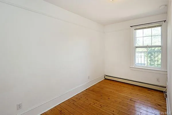 332 Franklin Avenue, Oyster Bay, NY, 3 Bedroom Bedrooms, 5 Room Rooms,1 BathroomBathrooms,Residential Lease,For Rent,Franklin,0,1010595 332 Franklin Avenue, Oyster Bay, NY, 3 Bedroom Bedrooms, 5 Room Rooms,1 BathroomBathrooms,Residential Lease,For Rent,Franklin,0,1010595