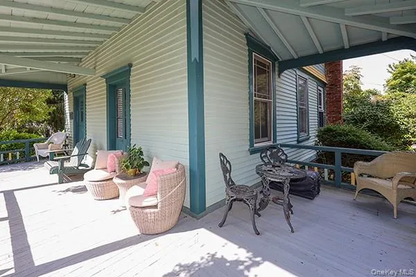 332 Franklin Avenue, Oyster Bay, NY, 3 Bedroom Bedrooms, 5 Room Rooms,1 BathroomBathrooms,Residential Lease,For Rent,Franklin,0,1010595 332 Franklin Avenue, Oyster Bay, NY, 3 Bedroom Bedrooms, 5 Room Rooms,1 BathroomBathrooms,Residential Lease,For Rent,Franklin,0,1010595