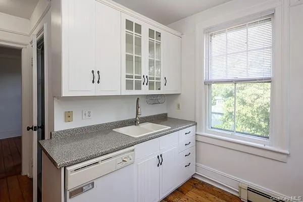 332 Franklin Avenue, Oyster Bay, NY, 3 Bedroom Bedrooms, 5 Room Rooms,1 BathroomBathrooms,Residential Lease,For Rent,Franklin,0,1010595 332 Franklin Avenue, Oyster Bay, NY, 3 Bedroom Bedrooms, 5 Room Rooms,1 BathroomBathrooms,Residential Lease,For Rent,Franklin,0,1010595