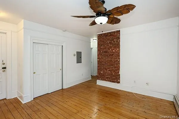 332 Franklin Avenue, Oyster Bay, NY, 3 Bedroom Bedrooms, 5 Room Rooms,1 BathroomBathrooms,Residential Lease,For Rent,Franklin,0,1010595 332 Franklin Avenue, Oyster Bay, NY, 3 Bedroom Bedrooms, 5 Room Rooms,1 BathroomBathrooms,Residential Lease,For Rent,Franklin,0,1010595