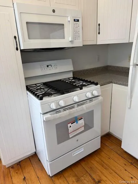 332 Franklin Avenue, Oyster Bay, NY, 3 Bedrooms Bedrooms, 5 Rooms Rooms,1 BathroomBathrooms,Residential Lease,For Rent,Franklin,0,1010595 332 Franklin Avenue, Oyster Bay, NY, 3 Bedrooms Bedrooms, 5 Rooms Rooms,1 BathroomBathrooms,Residential Lease,For Rent,Franklin,0,1010595