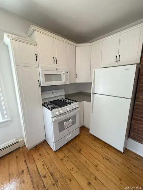 332 Franklin Avenue, Oyster Bay, NY, 3 Bedrooms Bedrooms, 5 Rooms Rooms,1 BathroomBathrooms,Residential Lease,For Rent,Franklin,0,1010595 332 Franklin Avenue, Oyster Bay, NY, 3 Bedrooms Bedrooms, 5 Rooms Rooms,1 BathroomBathrooms,Residential Lease,For Rent,Franklin,0,1010595