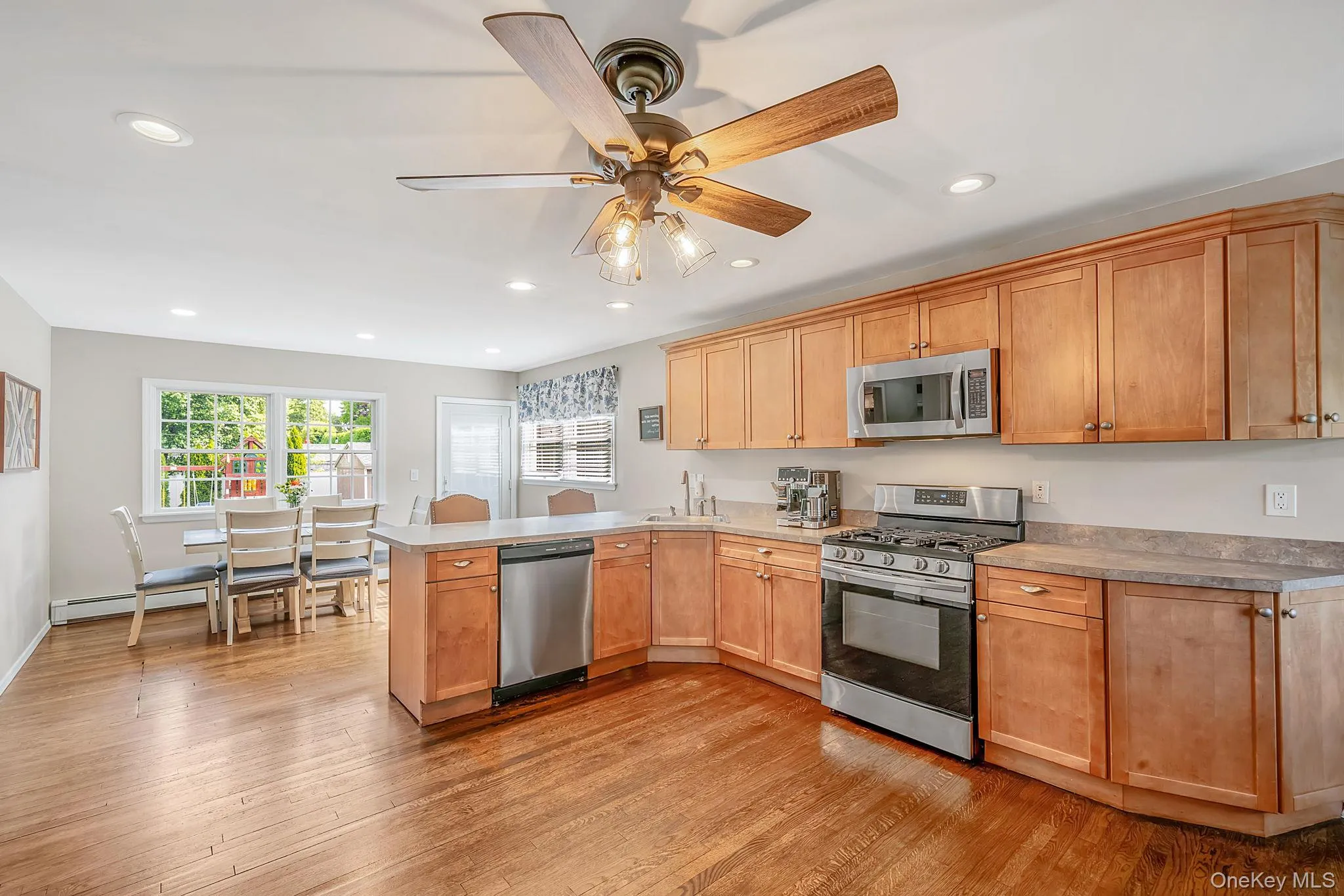 103 Hilary Street, Islip, NY, 4 Bedrooms Bedrooms, 8 Rooms Rooms,2 BathroomsBathrooms,Residential,For Rent,Hilary,0,1010600 103 Hilary Street, Islip, NY, 4 Bedrooms Bedrooms, 8 Rooms Rooms,2 BathroomsBathrooms,Residential,For Rent,Hilary,0,1010600