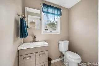 1/2 Bath 1/2 Bath