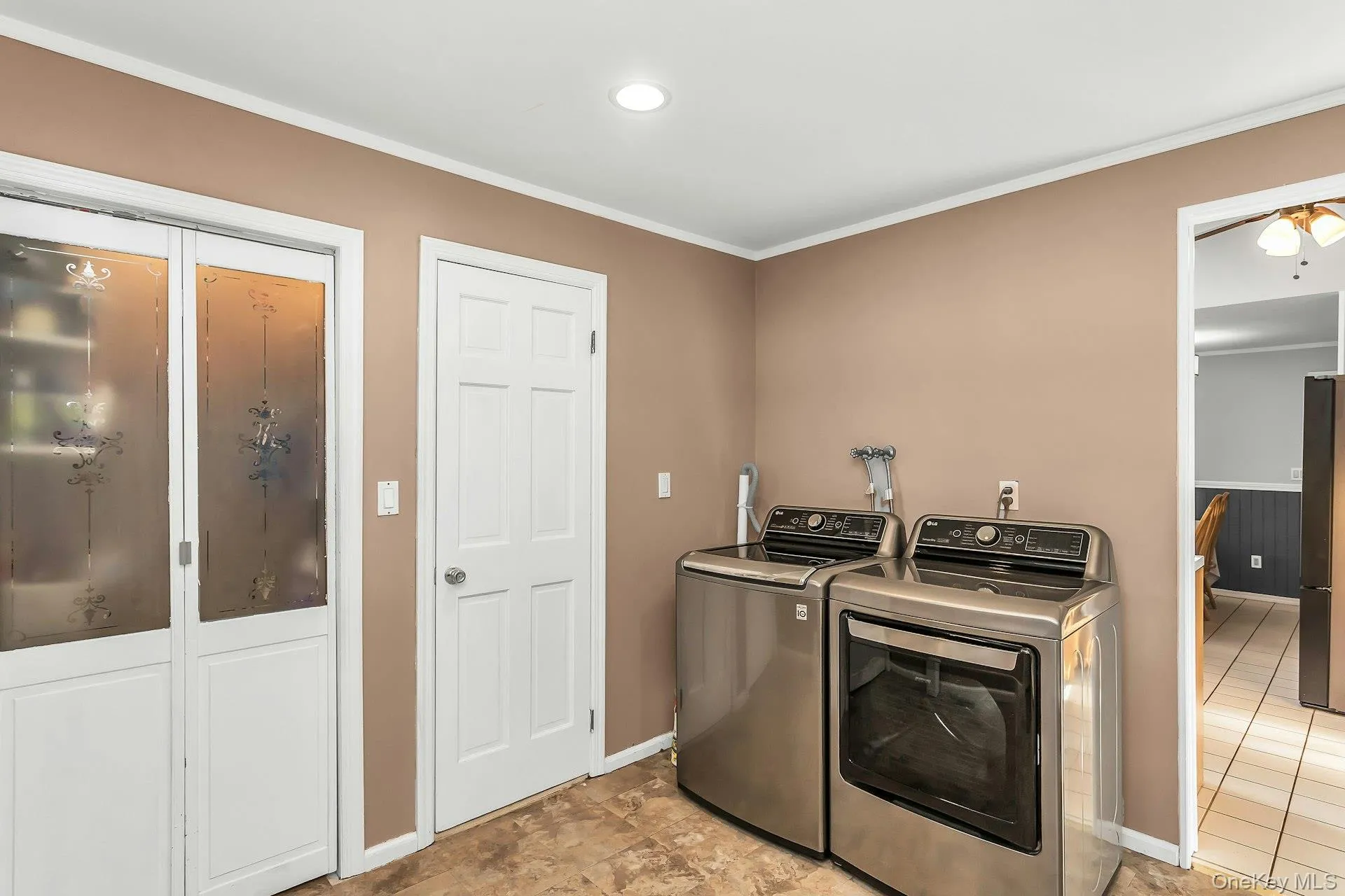 Laundry/Mudroom with Large Pantry Laundry/Mudroom with Large Pantry