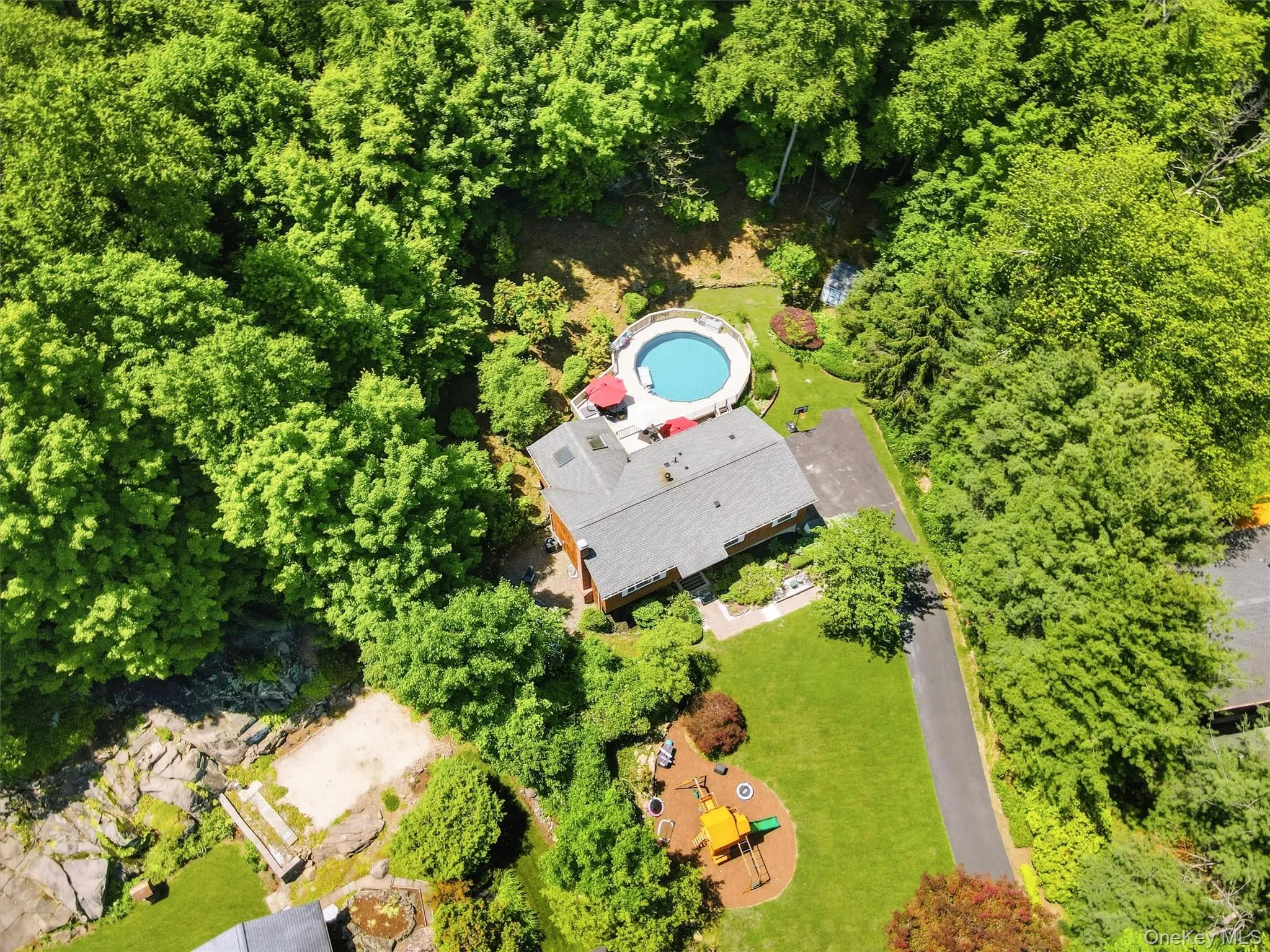 Impeccable curb appeal and lush landscaping Impeccable curb appeal and lush landscaping