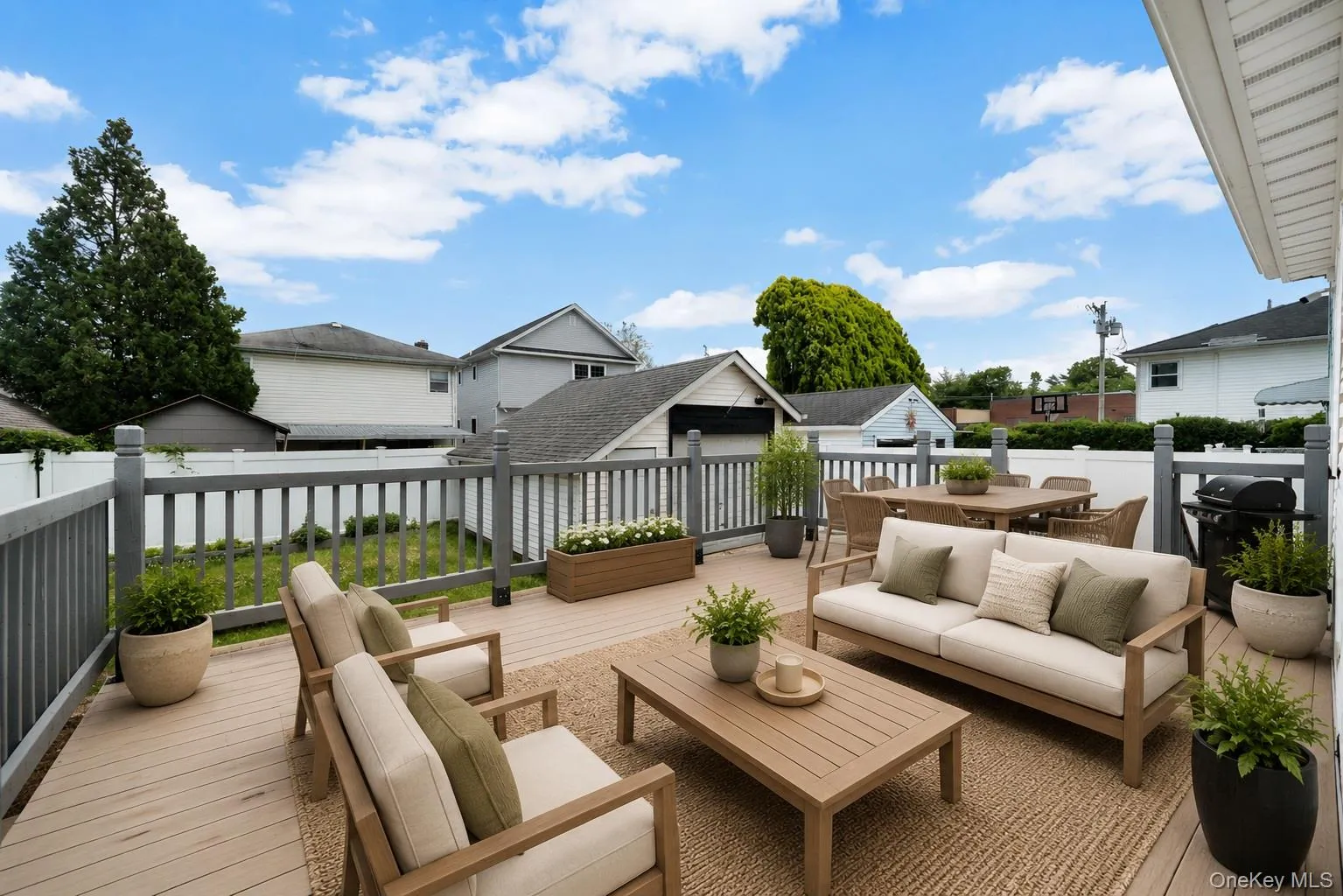Virtually staged deck. Virtually staged deck.