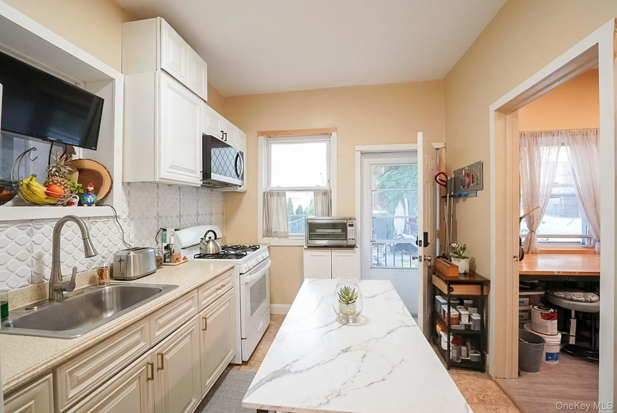 17 7th Avenue, Mount Vernon, NY, 5 Bedrooms Bedrooms, 7 Rooms Rooms,2 BathroomsBathrooms,Residential,For Rent,7th,0,1010618 17 7th Avenue, Mount Vernon, NY, 5 Bedrooms Bedrooms, 7 Rooms Rooms,2 BathroomsBathrooms,Residential,For Rent,7th,0,1010618
