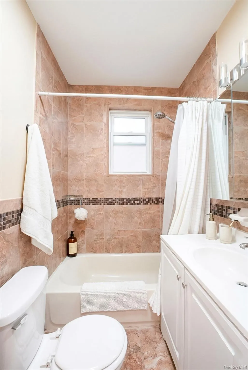 17 7th Avenue, Mount Vernon, NY, 5 Bedrooms Bedrooms, 7 Rooms Rooms,2 BathroomsBathrooms,Residential,For Rent,7th,0,1010618 17 7th Avenue, Mount Vernon, NY, 5 Bedrooms Bedrooms, 7 Rooms Rooms,2 BathroomsBathrooms,Residential,For Rent,7th,0,1010618