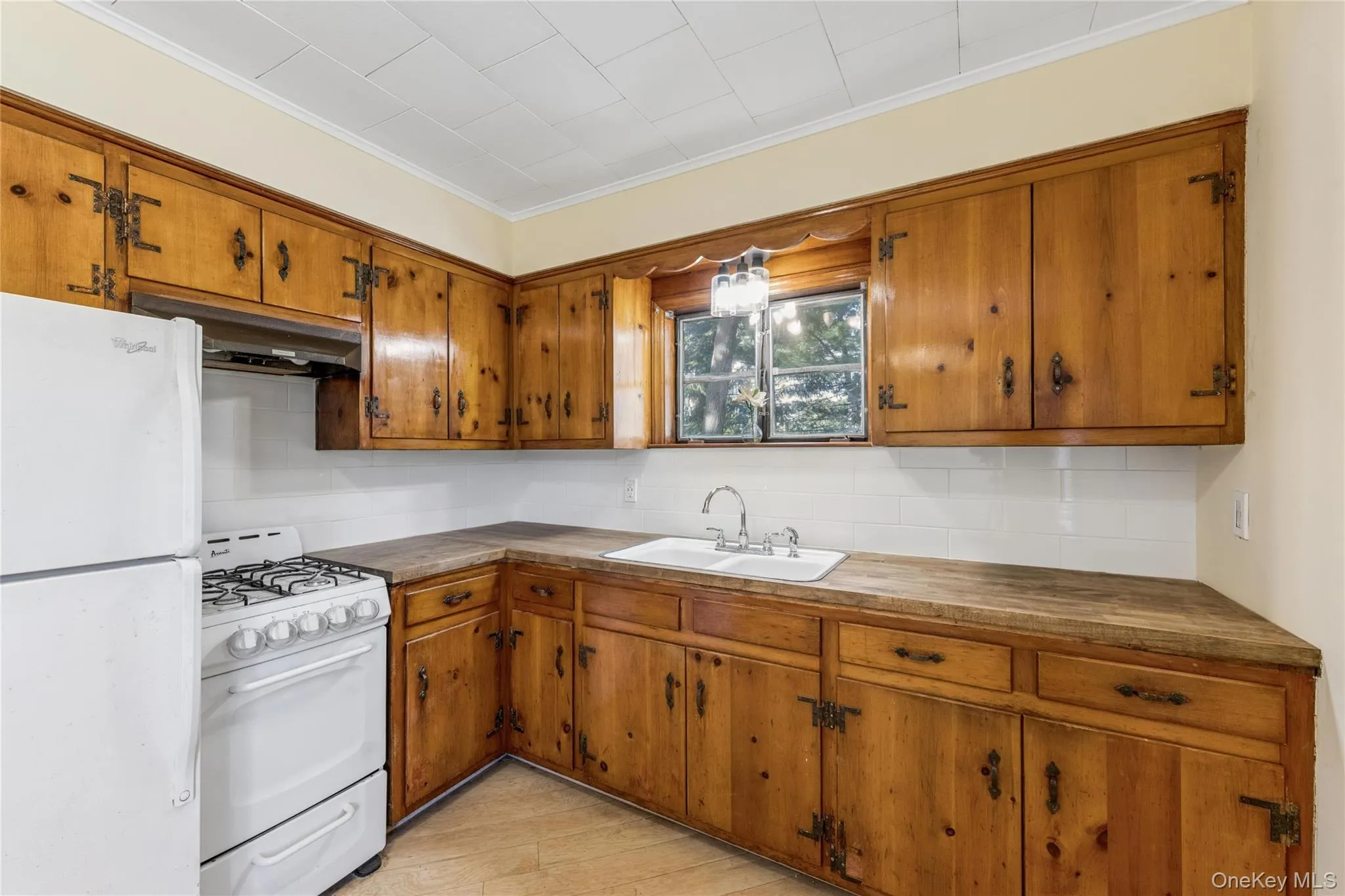 36 Lakeview Court, Brookhaven, NY, 3 Bedrooms Bedrooms, 6 Rooms Rooms,1 BathroomBathrooms,Residential,For Rent,Lakeview,0,1010620 36 Lakeview Court, Brookhaven, NY, 3 Bedrooms Bedrooms, 6 Rooms Rooms,1 BathroomBathrooms,Residential,For Rent,Lakeview,0,1010620