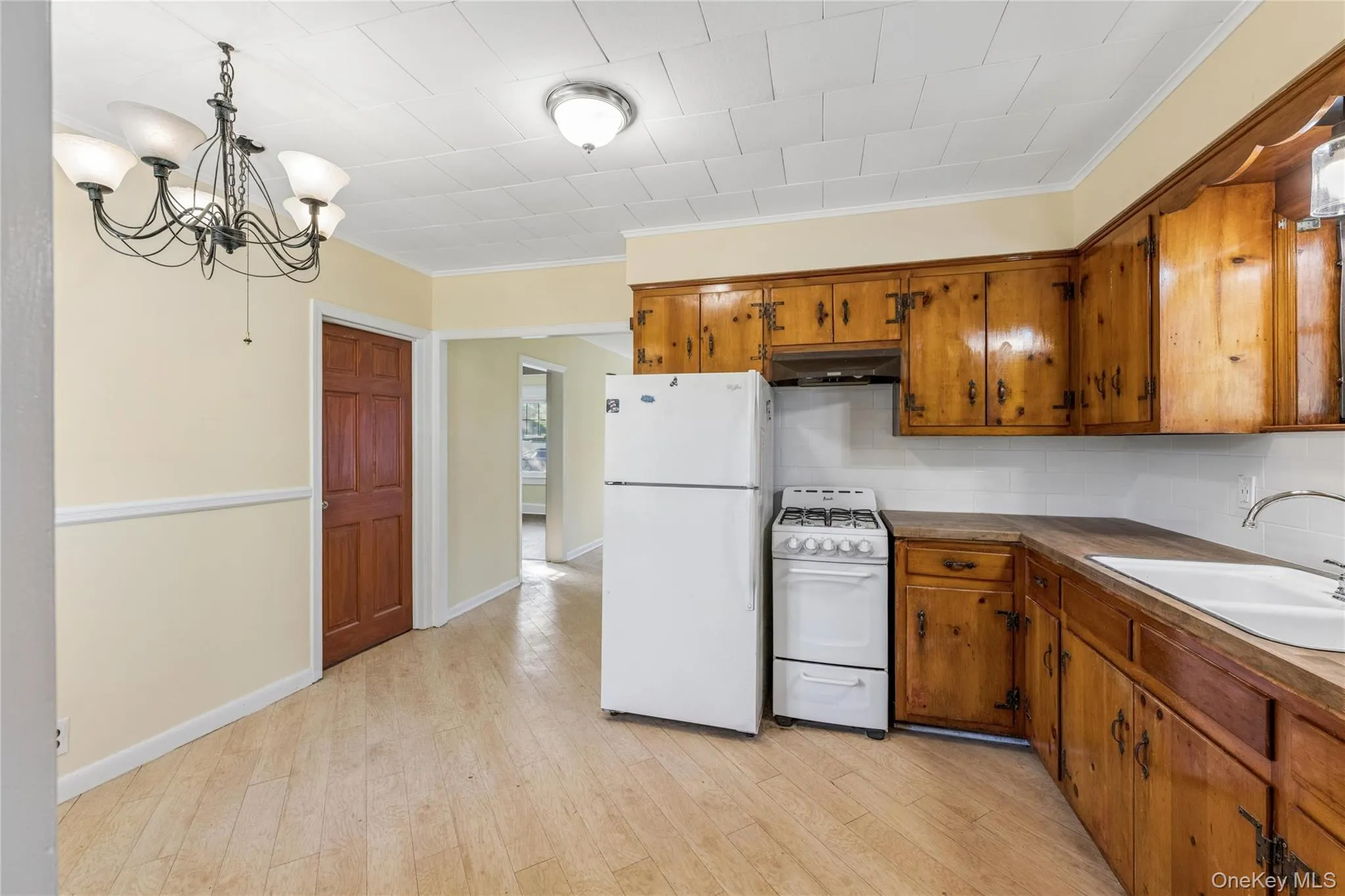 36 Lakeview Court, Brookhaven, NY, 3 Bedrooms Bedrooms, 6 Rooms Rooms,1 BathroomBathrooms,Residential,For Rent,Lakeview,0,1010620 36 Lakeview Court, Brookhaven, NY, 3 Bedrooms Bedrooms, 6 Rooms Rooms,1 BathroomBathrooms,Residential,For Rent,Lakeview,0,1010620