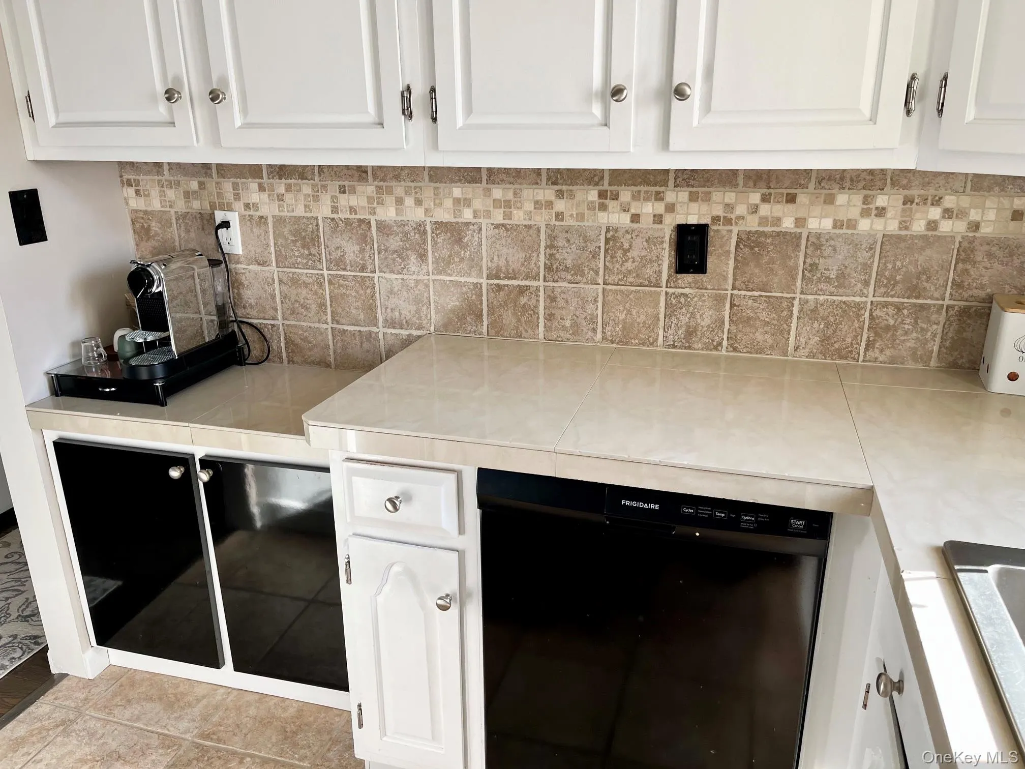 62 Pell Avenue, Babylon, NY, 3 Bedrooms Bedrooms, 10 Rooms Rooms,2 BathroomsBathrooms,Residential,For Rent,Pell,0,1010621 62 Pell Avenue, Babylon, NY, 3 Bedrooms Bedrooms, 10 Rooms Rooms,2 BathroomsBathrooms,Residential,For Rent,Pell,0,1010621